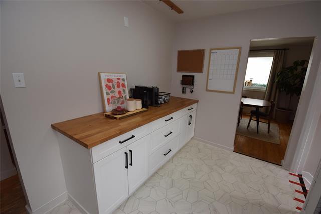73 Holt Dr, Winnipeg, MB - Indoor