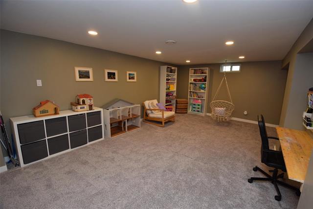 73 Holt Dr, Winnipeg, MB - Indoor Photo Showing Other Room