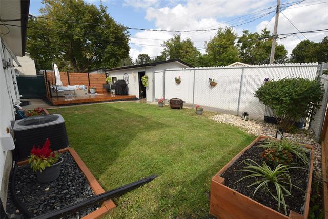 73 Holt Dr, Winnipeg, MB - Outdoor