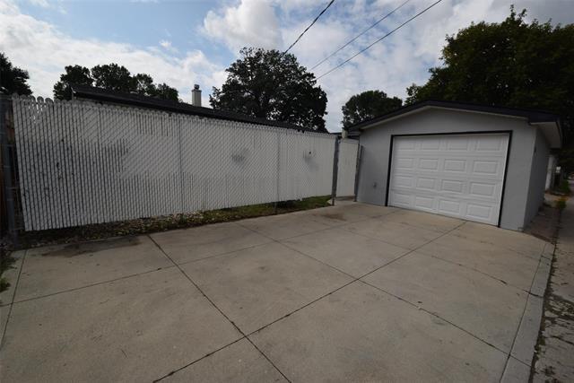 73 Holt Dr, Winnipeg, MB - Outdoor