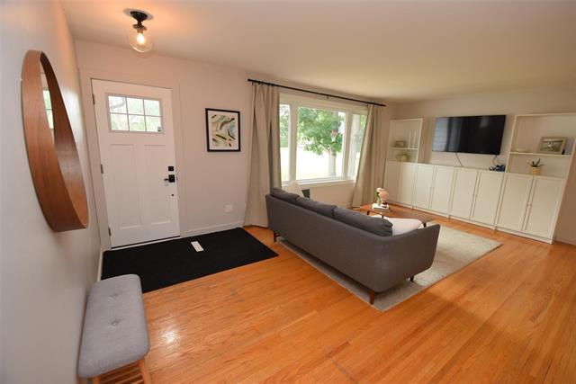 73 Holt Dr, Winnipeg, MB - Indoor