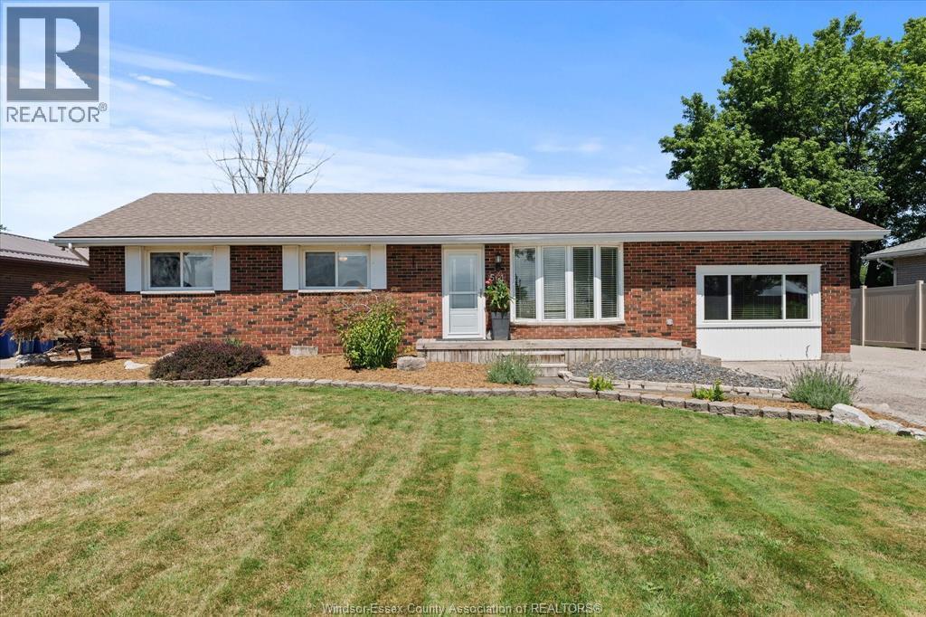 561 County Rd 2, Lakeshore, ON - Outdoor