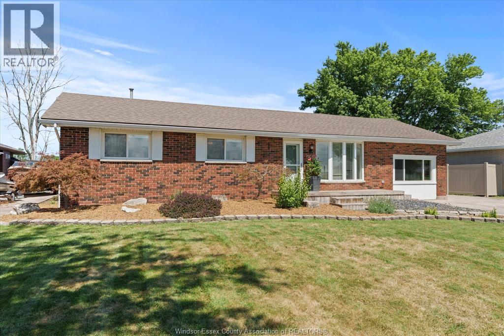 561 County Rd 2, Lakeshore, ON - Outdoor