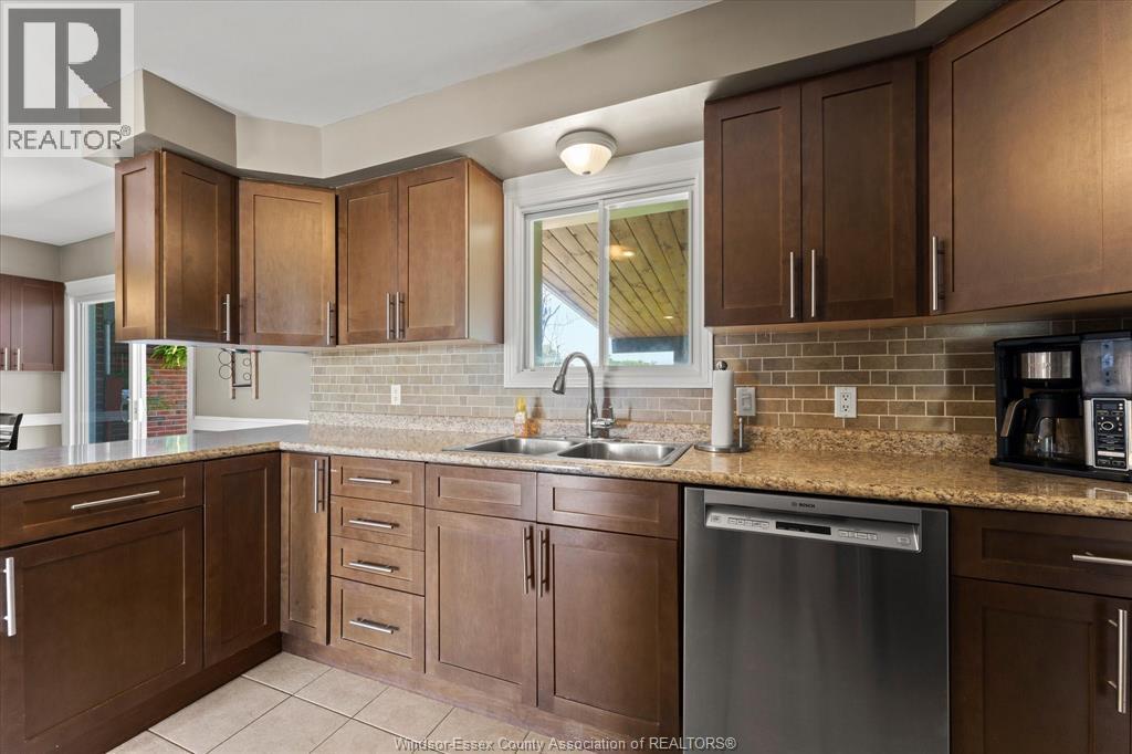 561 County Rd 2, Lakeshore, ON - Indoor Photo Showing Kitchen With Double Sink