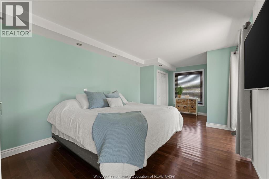 561 County Rd 2, Lakeshore, ON - Indoor Photo Showing Bedroom