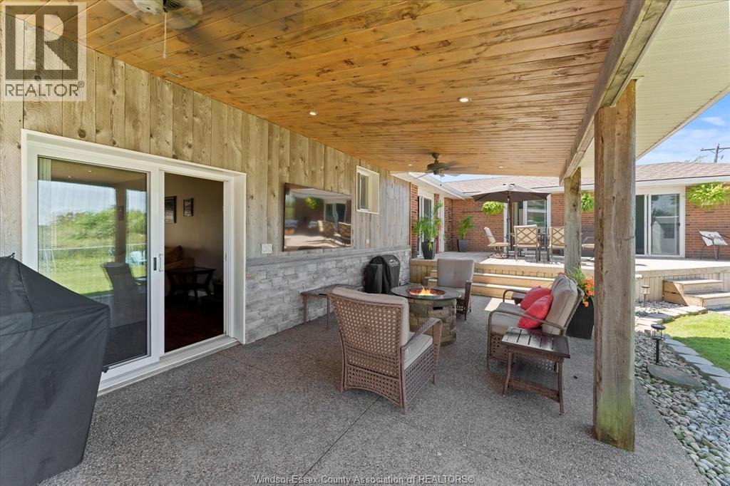 561 County Rd 2, Lakeshore, ON - With Deck Patio Veranda With Exterior