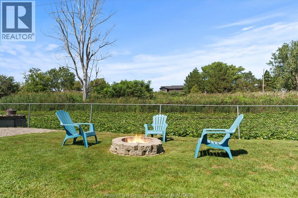 561 County Rd 2, Lakeshore, ON - Outdoor