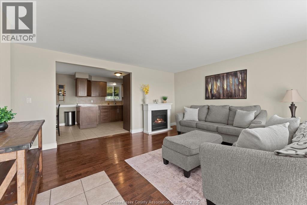 561 County Rd 2, Lakeshore, ON - Indoor Photo Showing Living Room With Fireplace