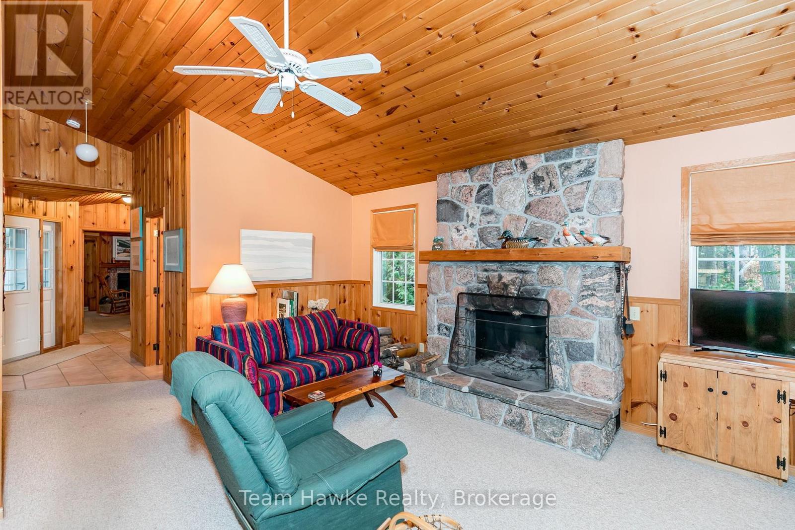 20 Scott Lane, Tiny, ON - Indoor Photo Showing Living Room With Fireplace