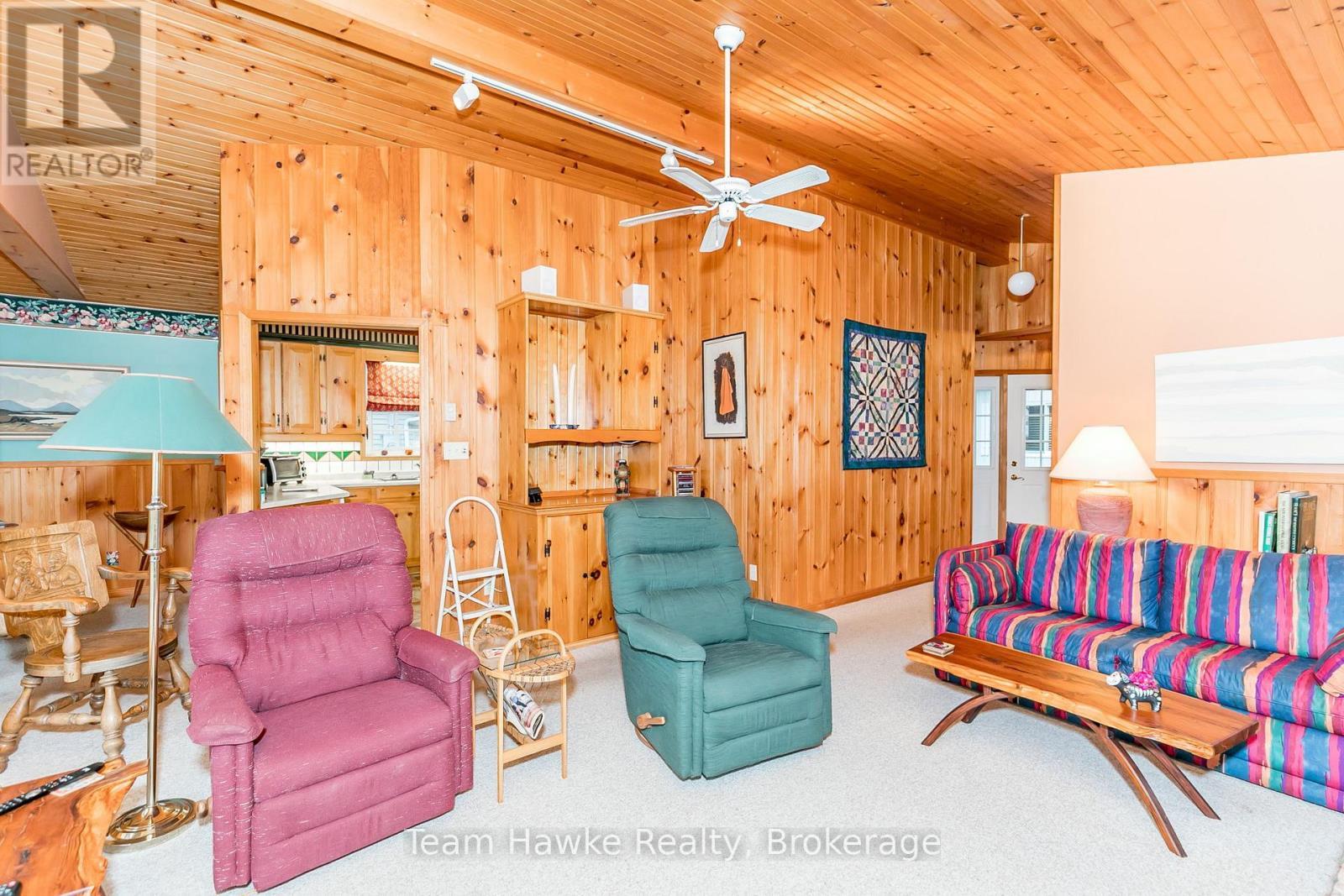 20 Scott Lane, Tiny, ON - Indoor Photo Showing Other Room