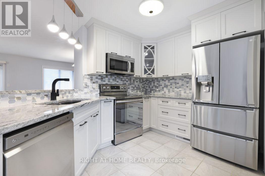 527 Pumpkin Patch Private, Ottawa, ON - Indoor Photo Showing Kitchen With Upgraded Kitchen