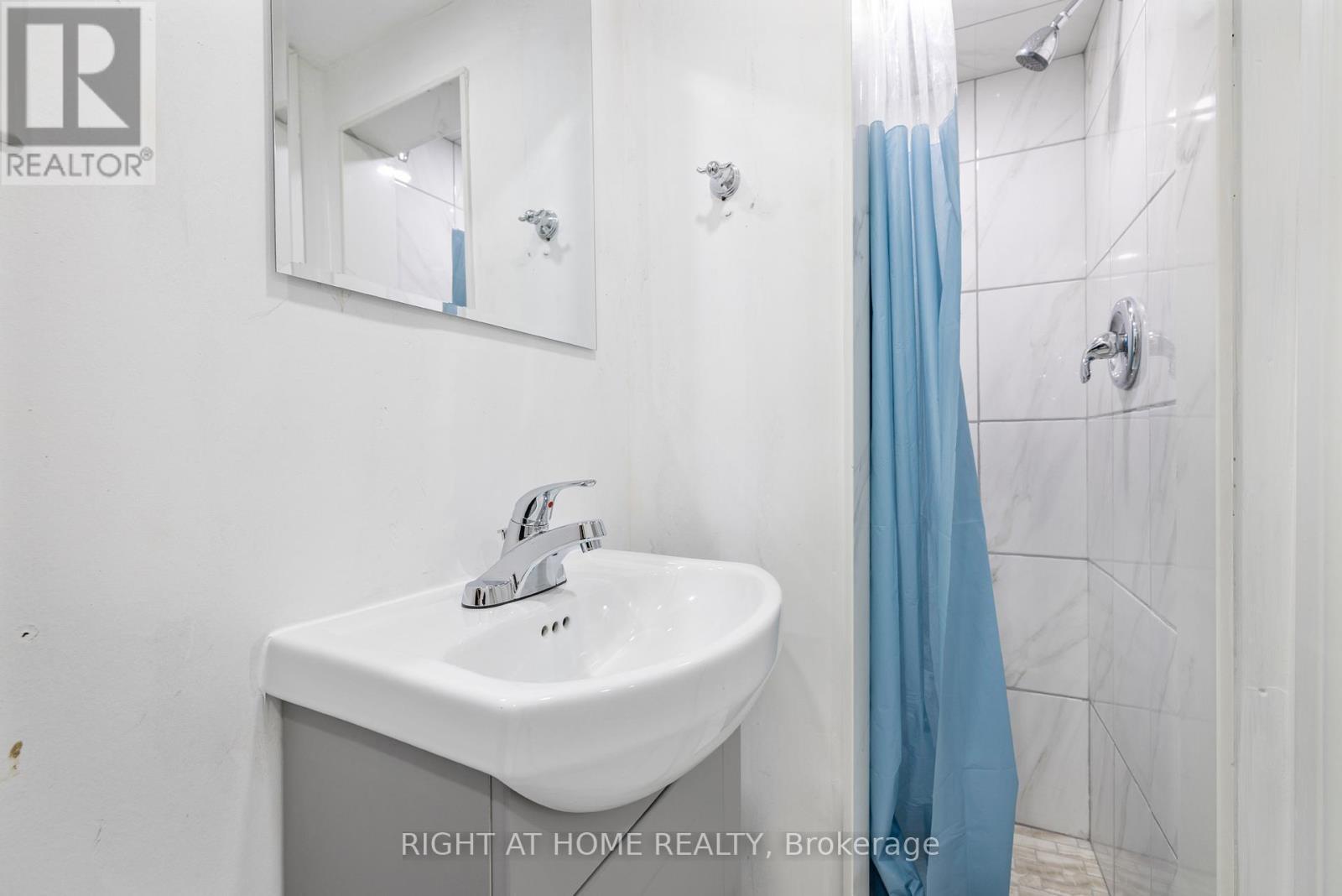 Basement Washroom - 1147 Saturnia Crescent, Mississauga, ON - Indoor Photo Showing Bathroom