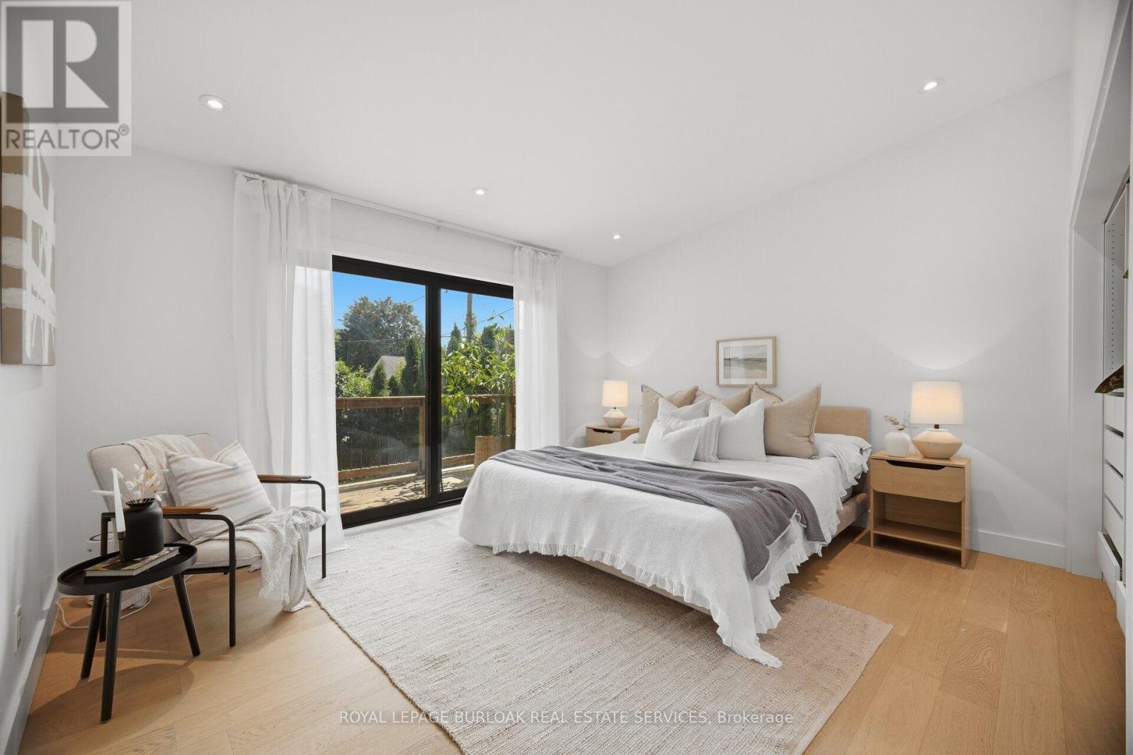 5216 Alton Road, Burlington, ON - Indoor Photo Showing Bedroom