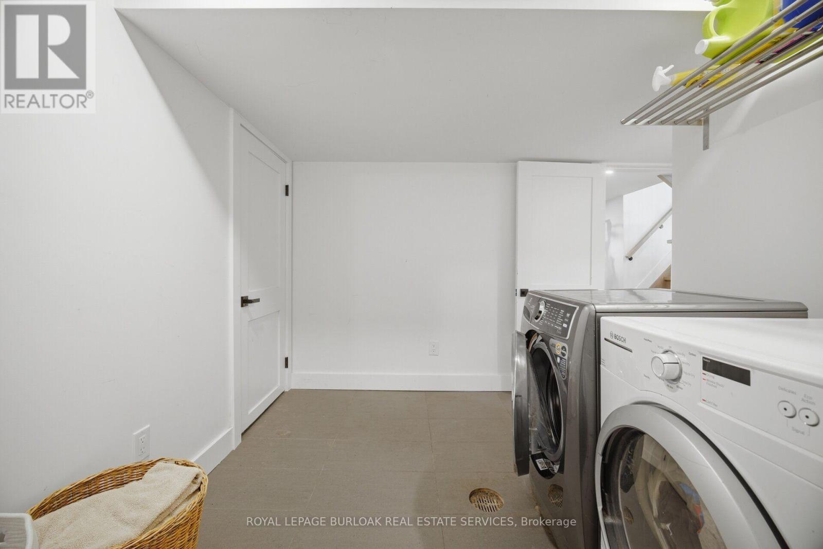 5216 Alton Road, Burlington, ON - Indoor Photo Showing Laundry Room
