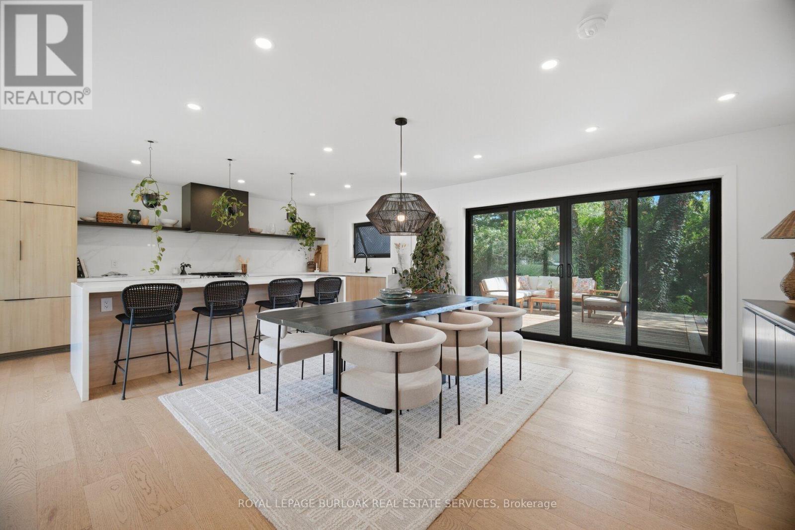 5216 Alton Road, Burlington, ON - Indoor