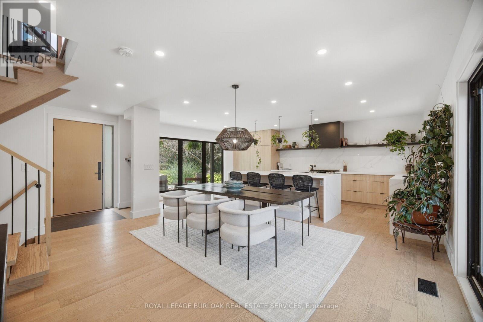 5216 Alton Road, Burlington, ON - Indoor