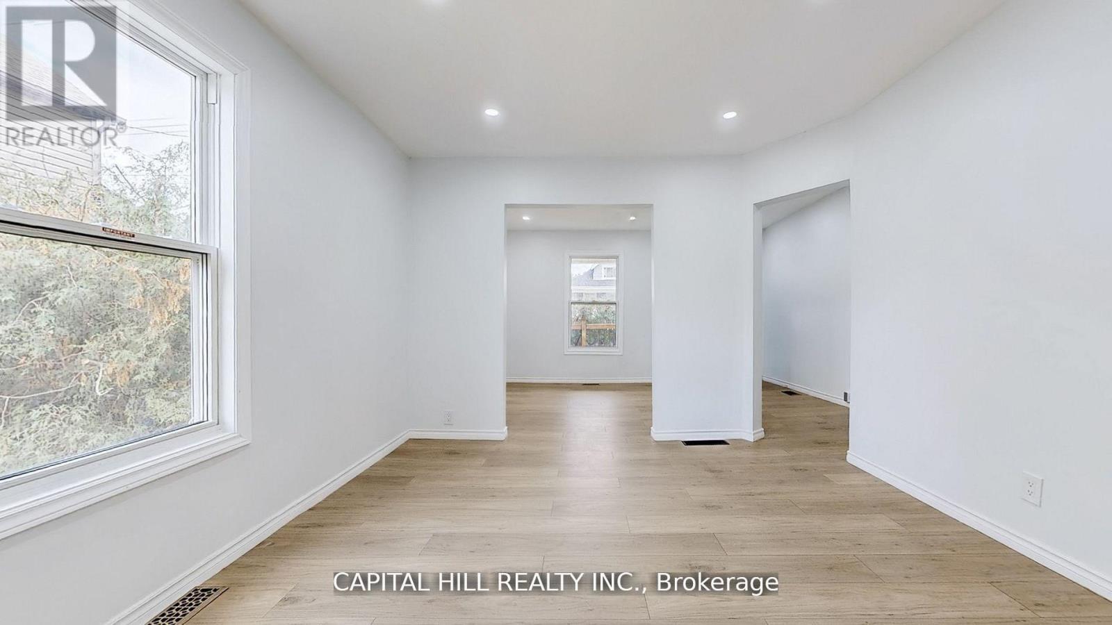 160 Picton Street E, Hamilton, ON - Indoor Photo Showing Other Room