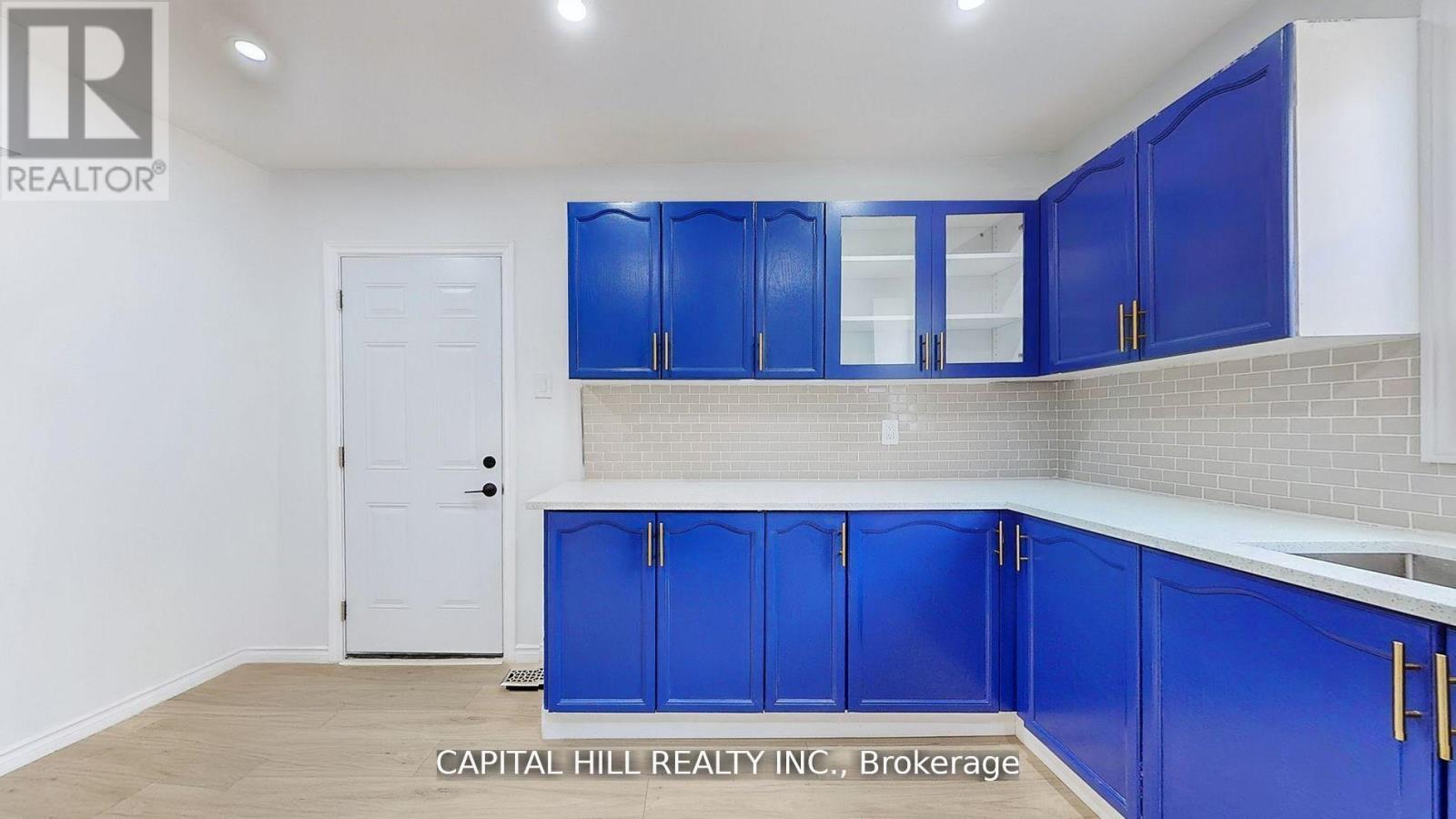 160 Picton Street E, Hamilton, ON - Indoor Photo Showing Other Room