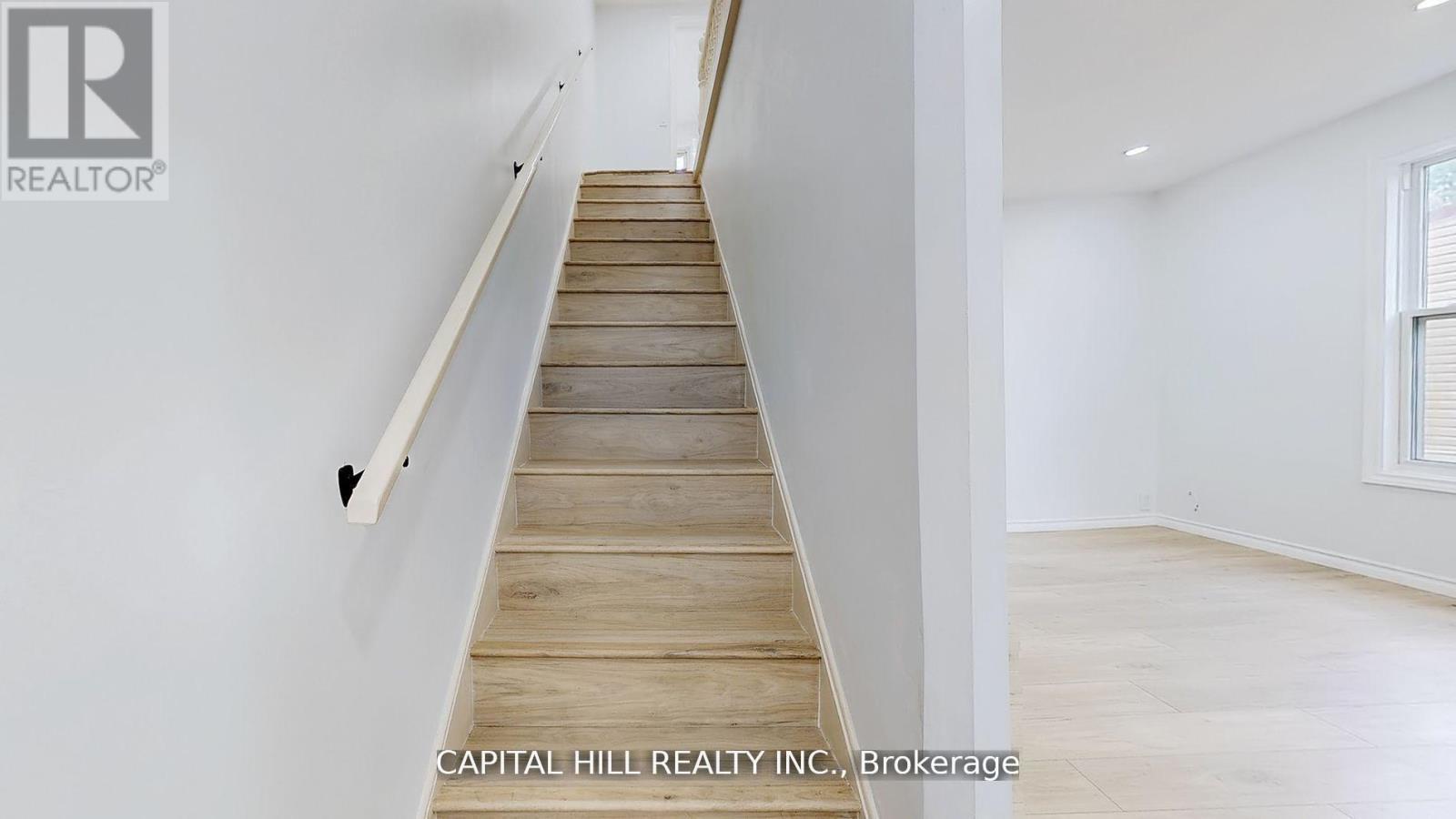160 Picton Street E, Hamilton, ON - Indoor Photo Showing Other Room