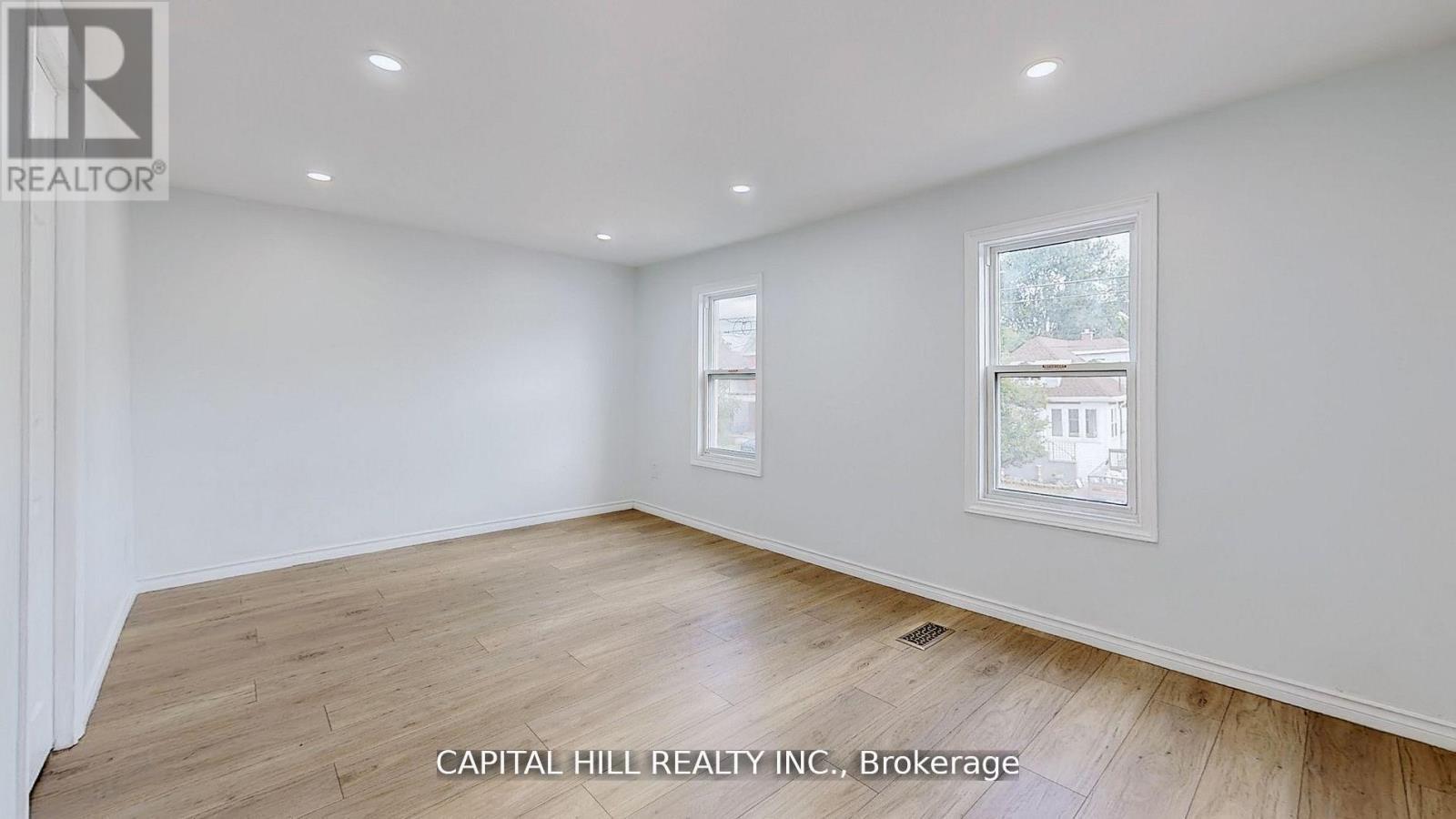 160 Picton Street E, Hamilton, ON - Indoor Photo Showing Other Room