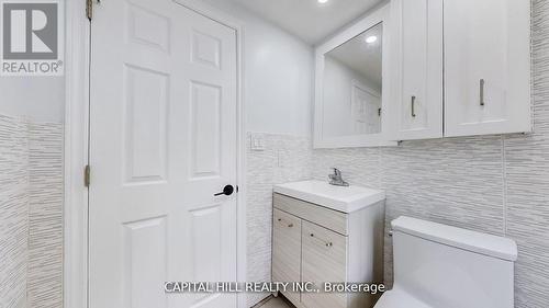 160 Picton Street E, Hamilton, ON - Indoor Photo Showing Bathroom