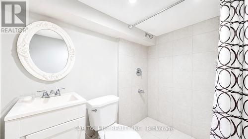160 Picton Street E, Hamilton, ON - Indoor Photo Showing Bathroom