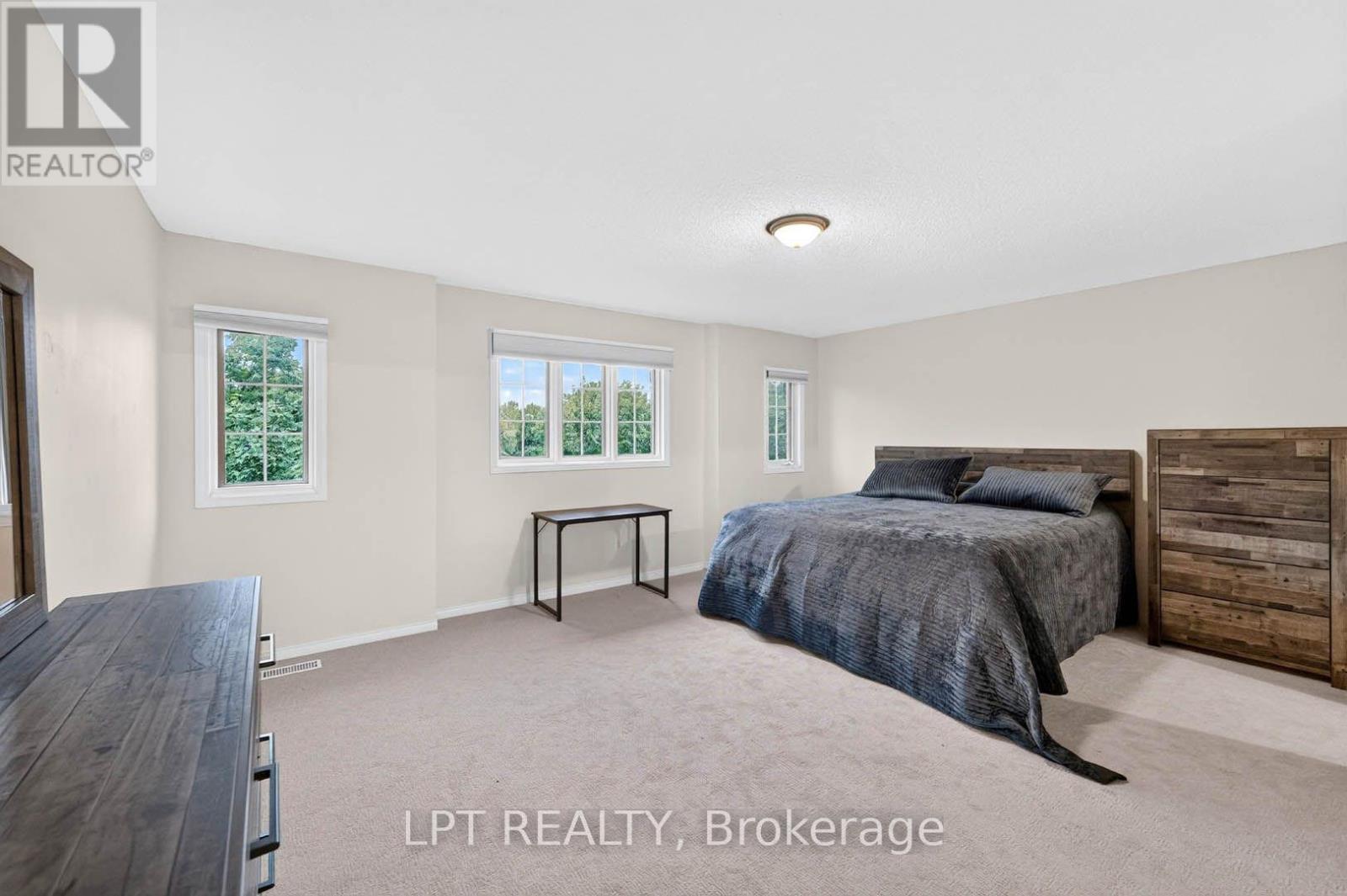 43 Liam Drive, Hamilton, ON - Indoor Photo Showing Bedroom