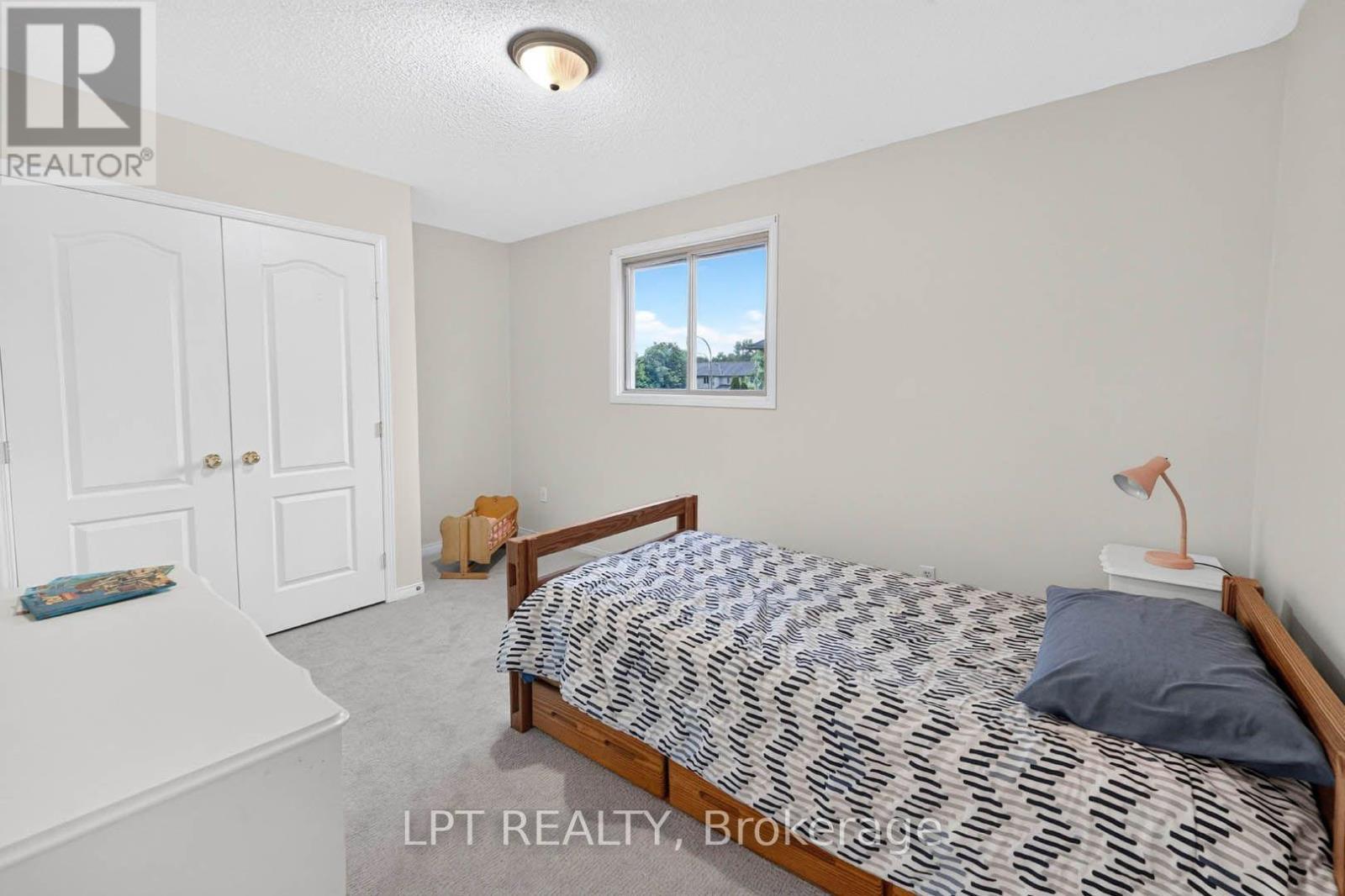 43 Liam Drive, Hamilton, ON - Indoor Photo Showing Bedroom