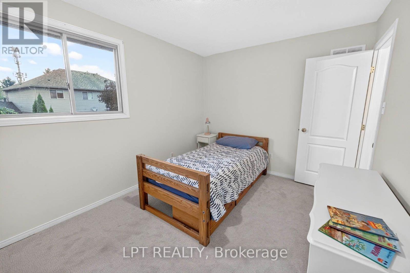 43 Liam Drive, Hamilton, ON - Indoor Photo Showing Bedroom