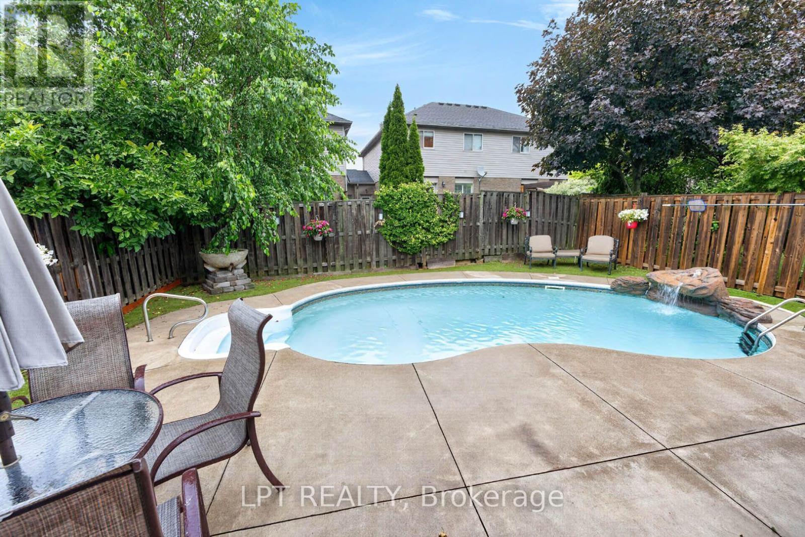 43 Liam Drive, Hamilton, ON - Outdoor With In Ground Pool With Backyard