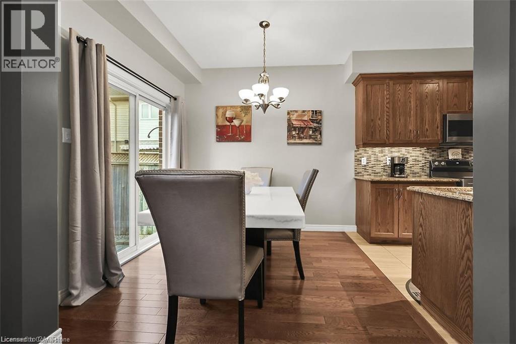 35 Willowbanks Terrace, Hamilton, ON - Indoor Photo Showing Dining Room