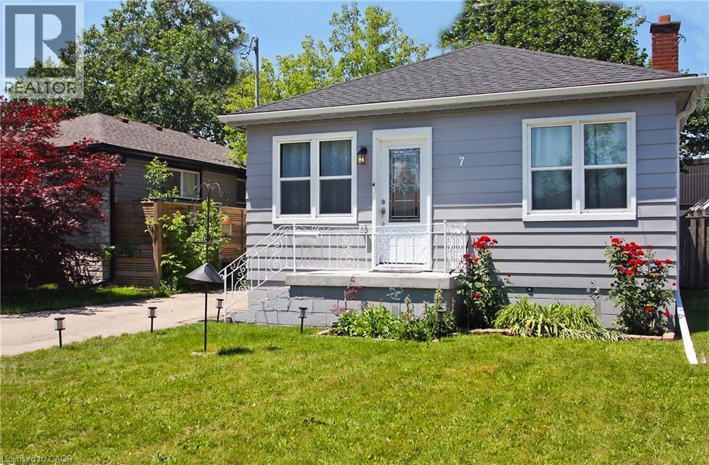 7 Lampton Place, Hamilton, ON - Outdoor