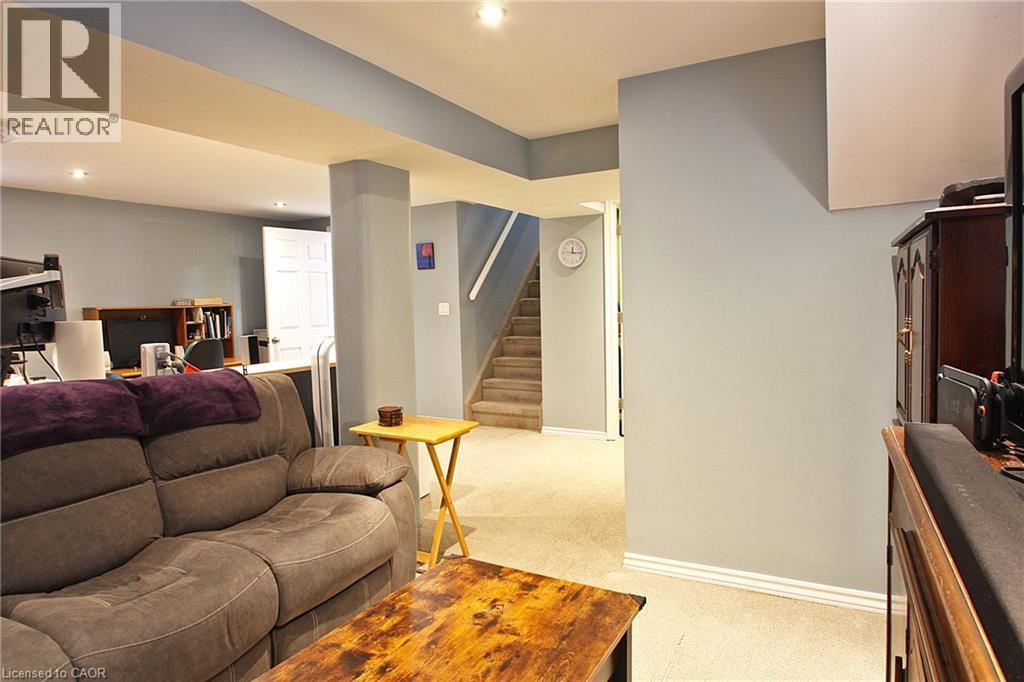 7 Lampton Place, Hamilton, ON - Indoor