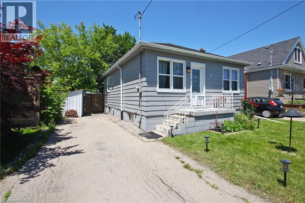 7 Lampton Place, Hamilton, ON - Outdoor
