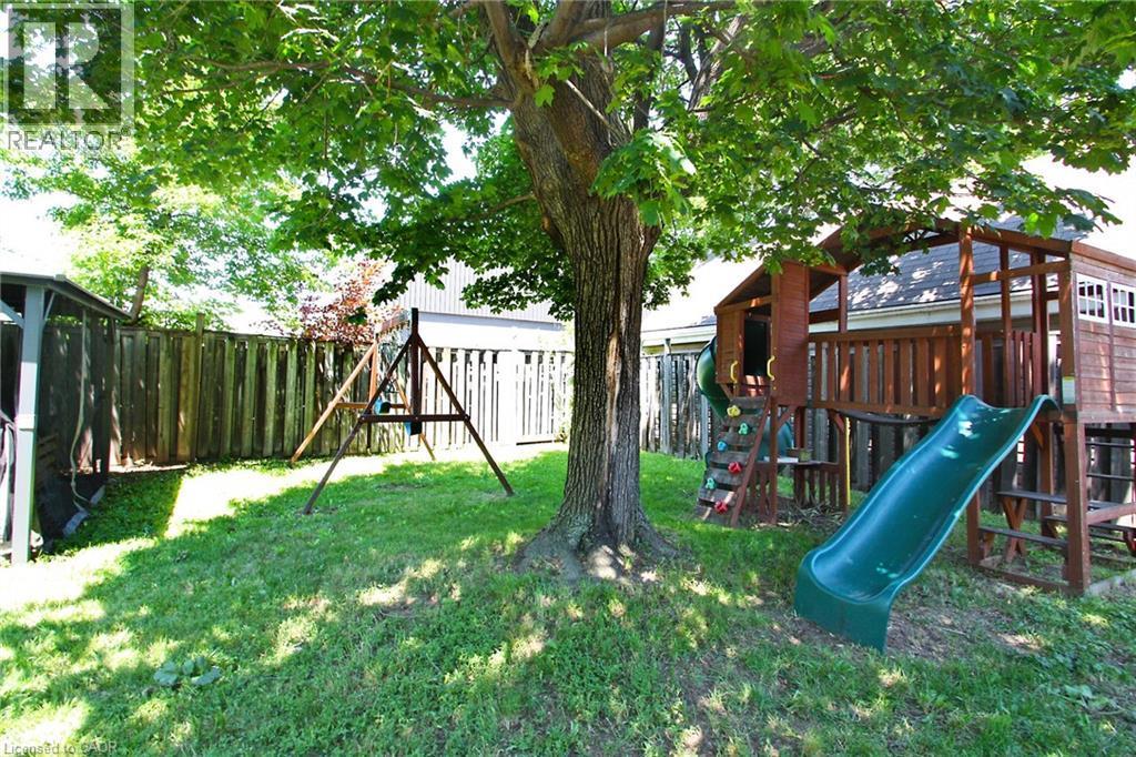 7 Lampton Place, Hamilton, ON - Outdoor