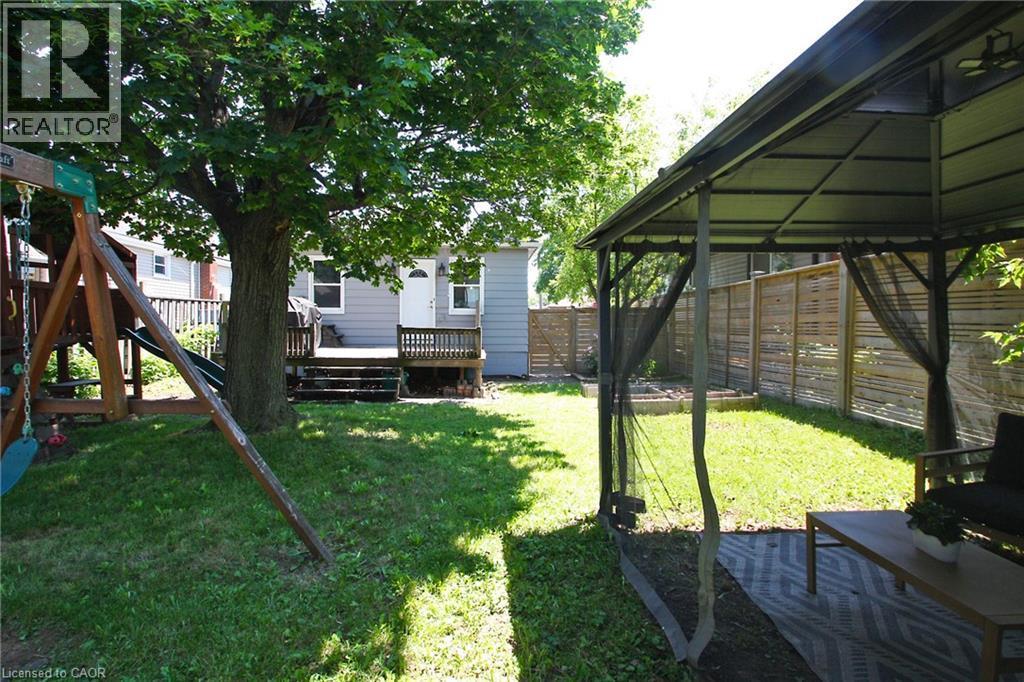 7 Lampton Place, Hamilton, ON - Outdoor