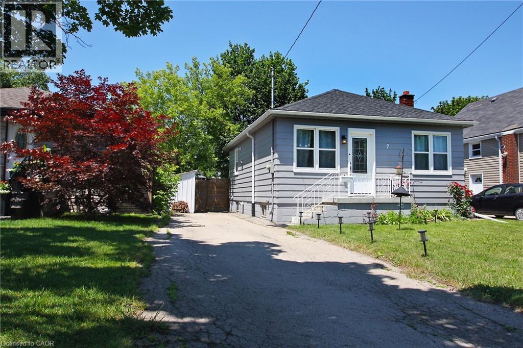 7 Lampton Place, Hamilton, ON - Outdoor