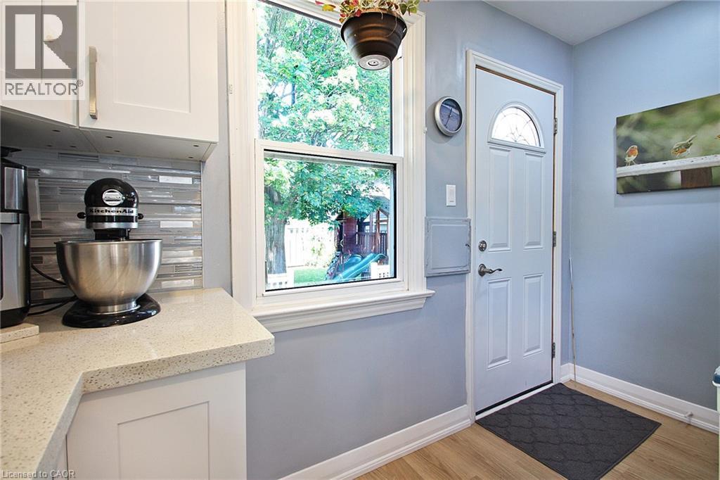 Rear Exit to Deck - 7 Lampton Place, Hamilton, ON - Indoor Photo Showing Other Room