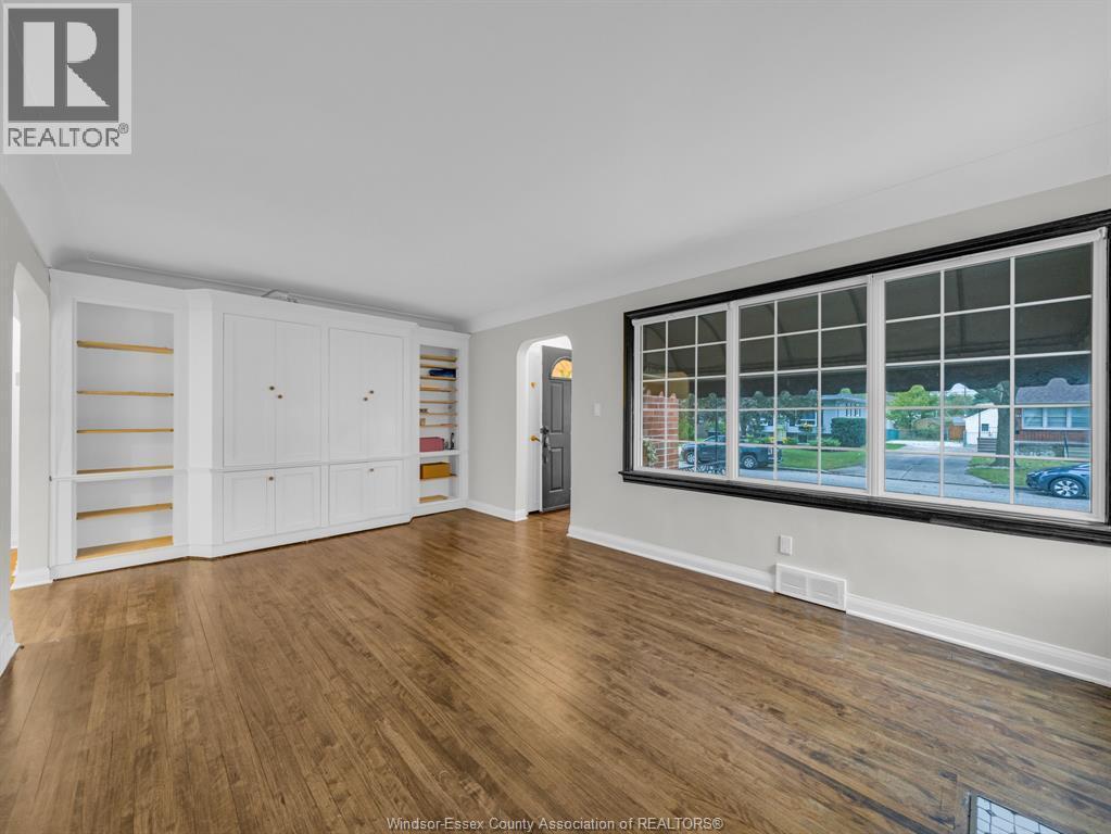 2584 Chilver, Windsor, ON - Indoor Photo Showing Other Room