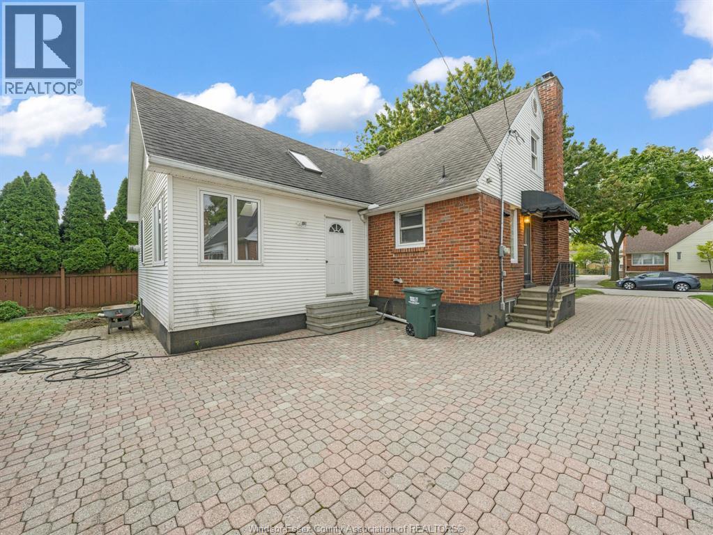 2584 Chilver, Windsor, ON - Outdoor With Exterior