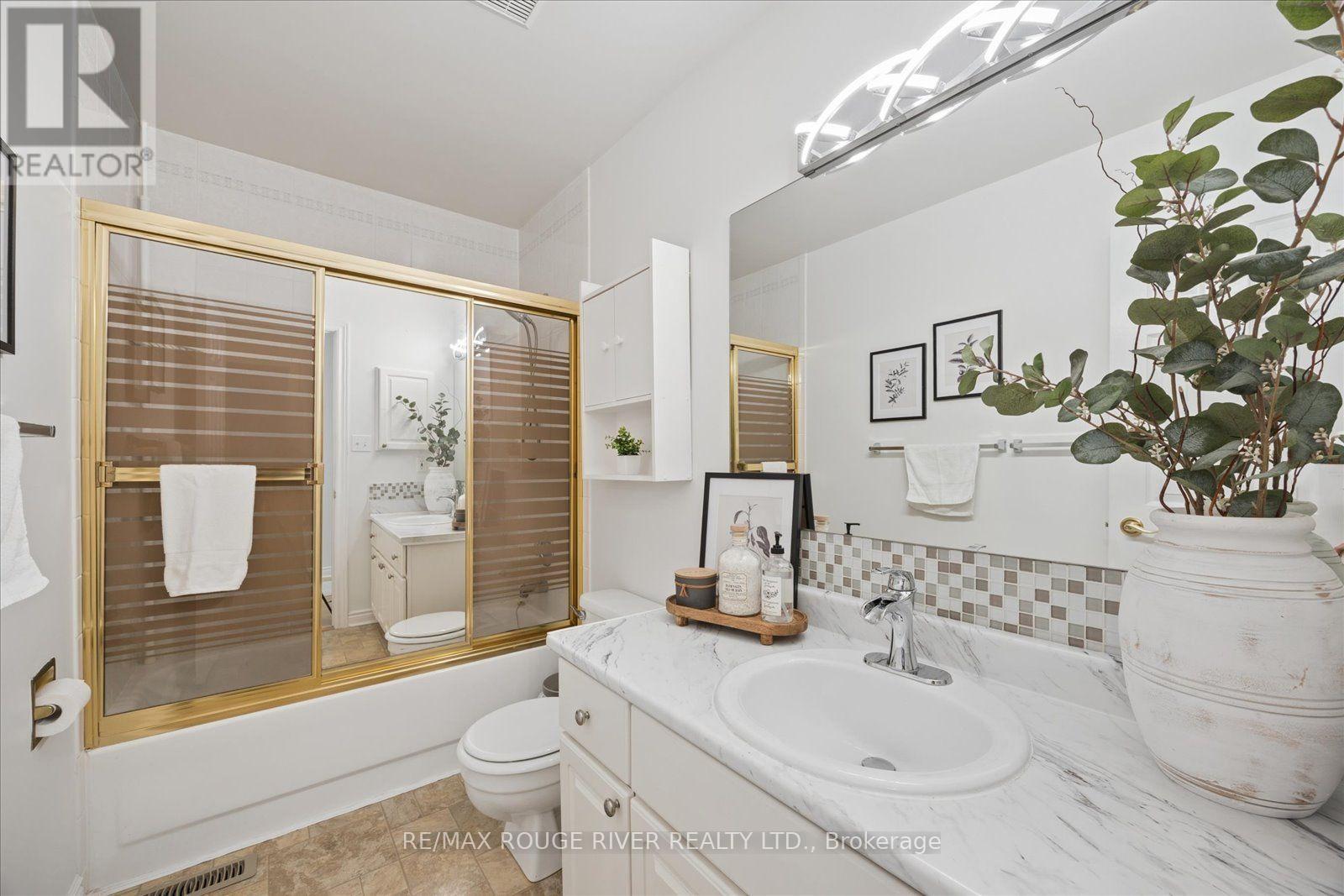 45 Mccrimmon Crescent, Clarington, ON - Indoor Photo Showing Bathroom