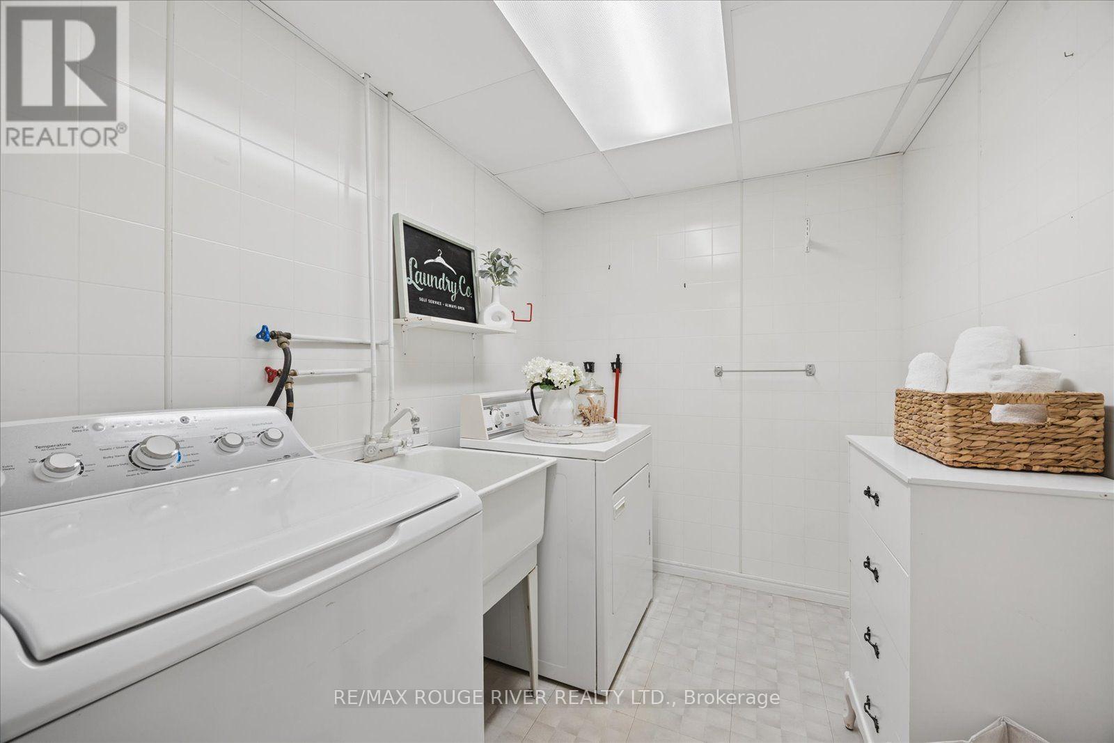 45 Mccrimmon Crescent, Clarington, ON - Indoor Photo Showing Laundry Room