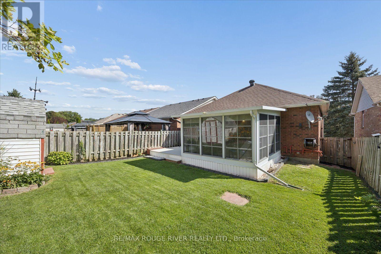 45 Mccrimmon Crescent, Clarington, ON - Outdoor