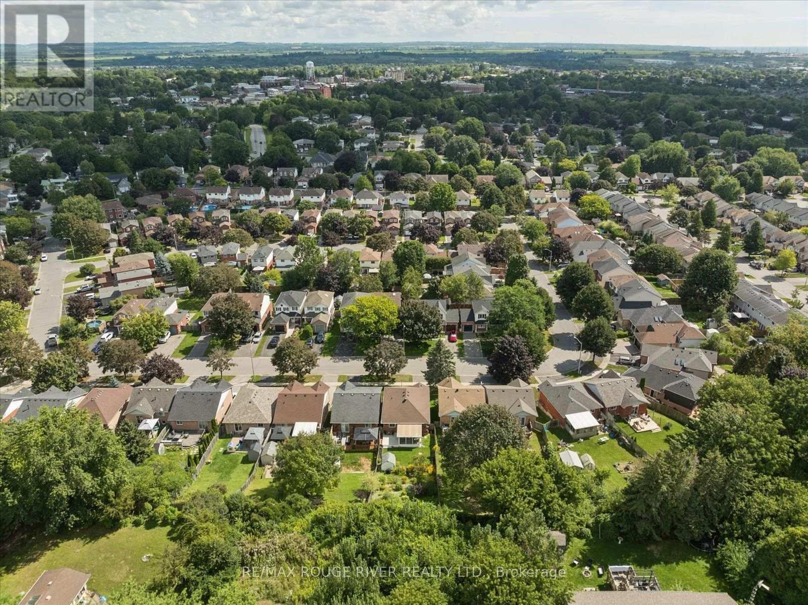 45 Mccrimmon Crescent, Clarington, ON - Outdoor With View