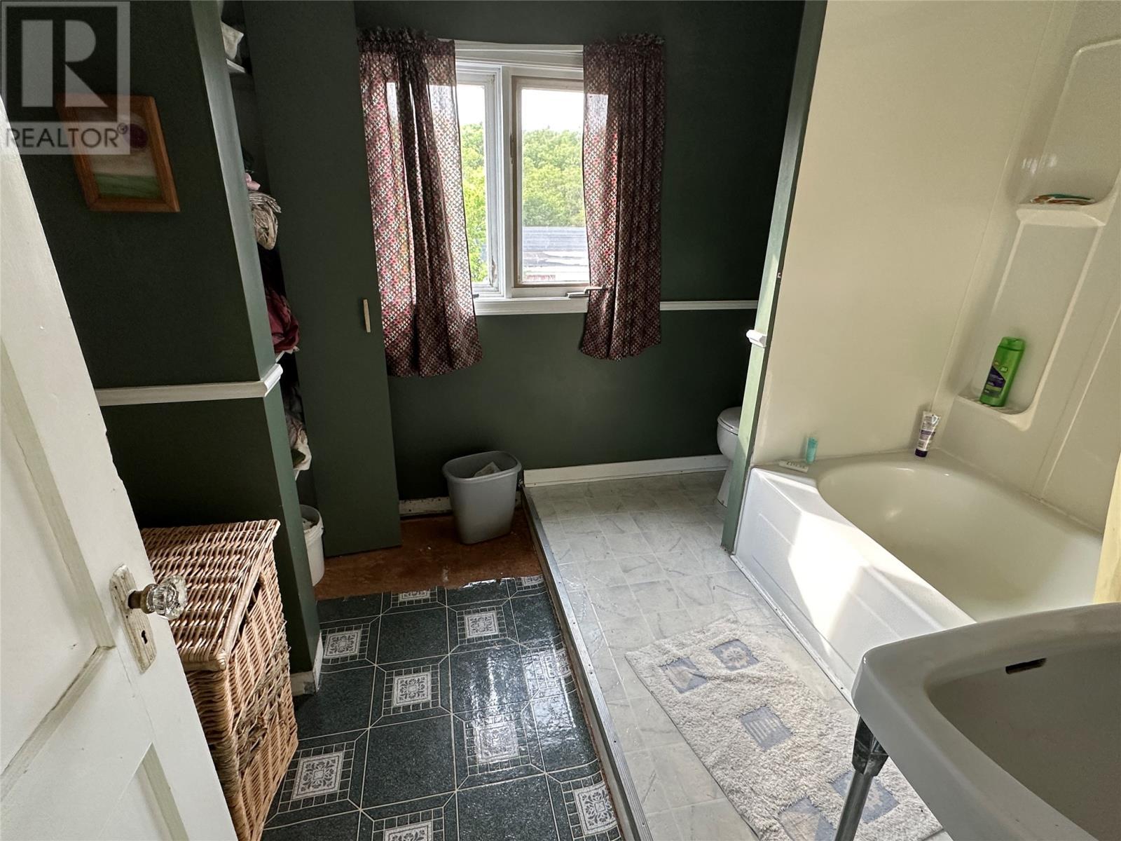 32 Marsh Road, Hants Harbour, NL - Indoor Photo Showing Bathroom