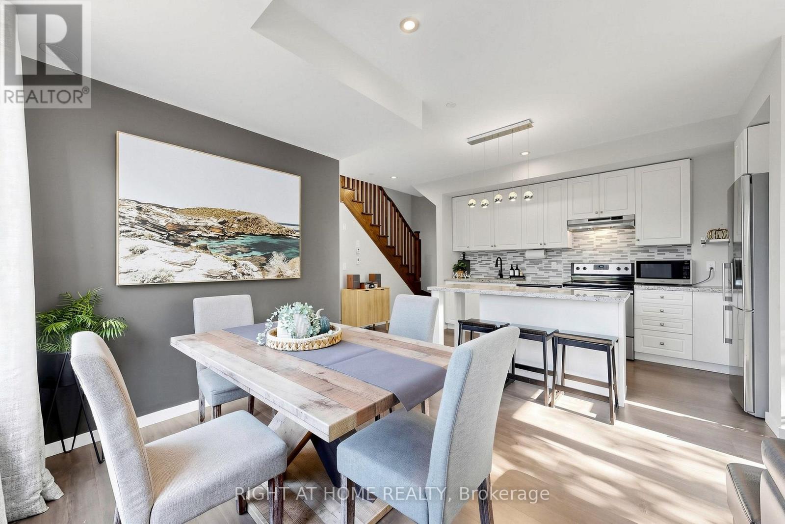 75 - 400 Alex Garner Circle, Aurora, ON - Indoor Photo Showing Dining Room