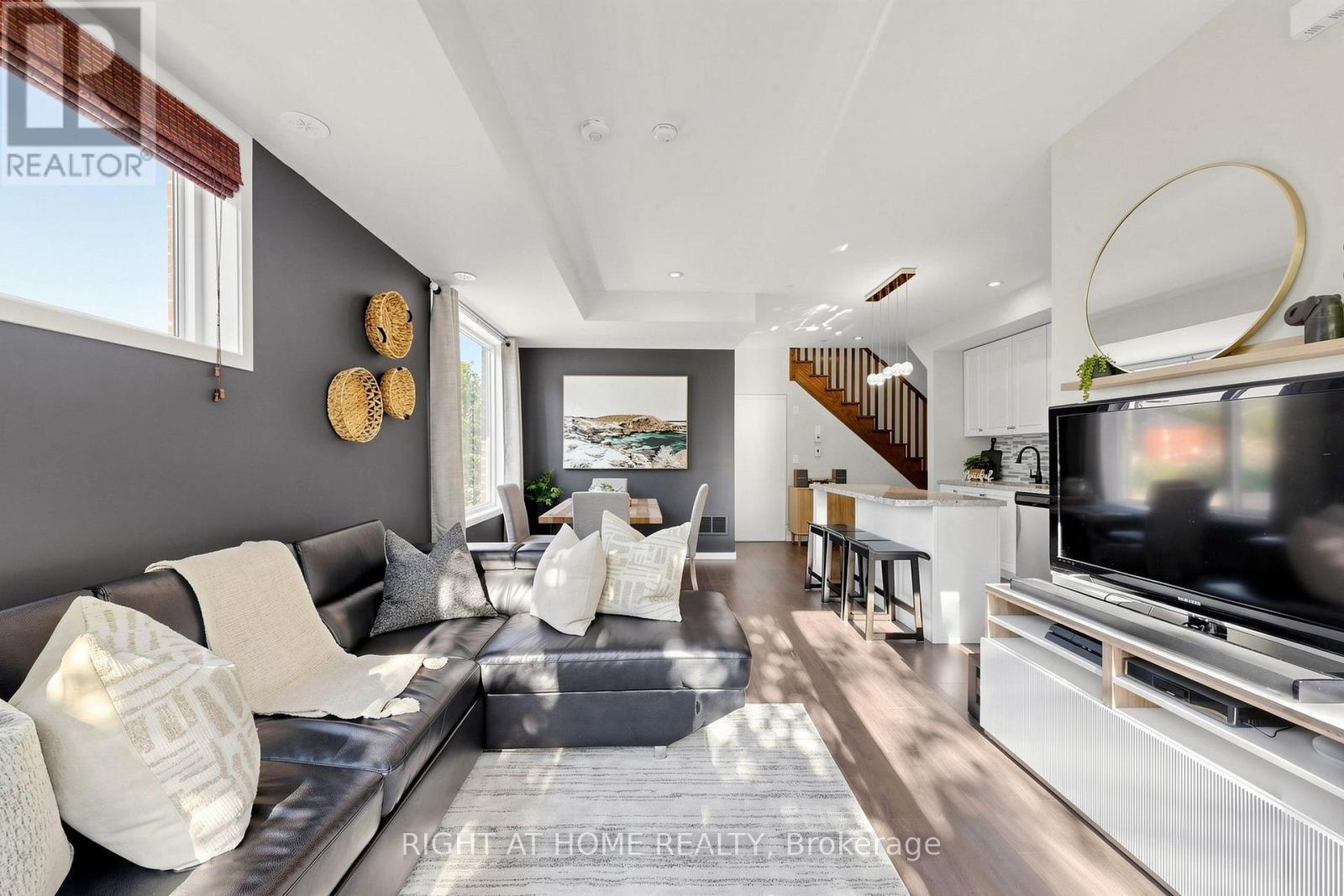 75 - 400 Alex Garner Circle, Aurora, ON - Indoor Photo Showing Living Room