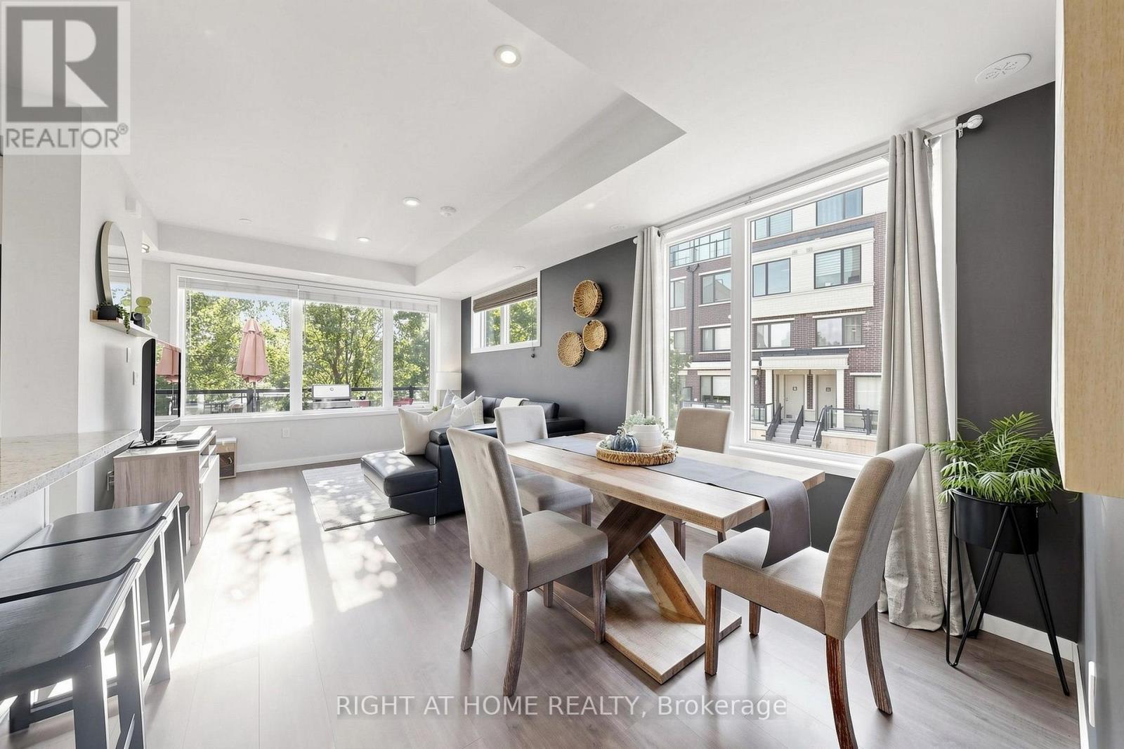 75 - 400 Alex Garner Circle, Aurora, ON - Indoor Photo Showing Dining Room