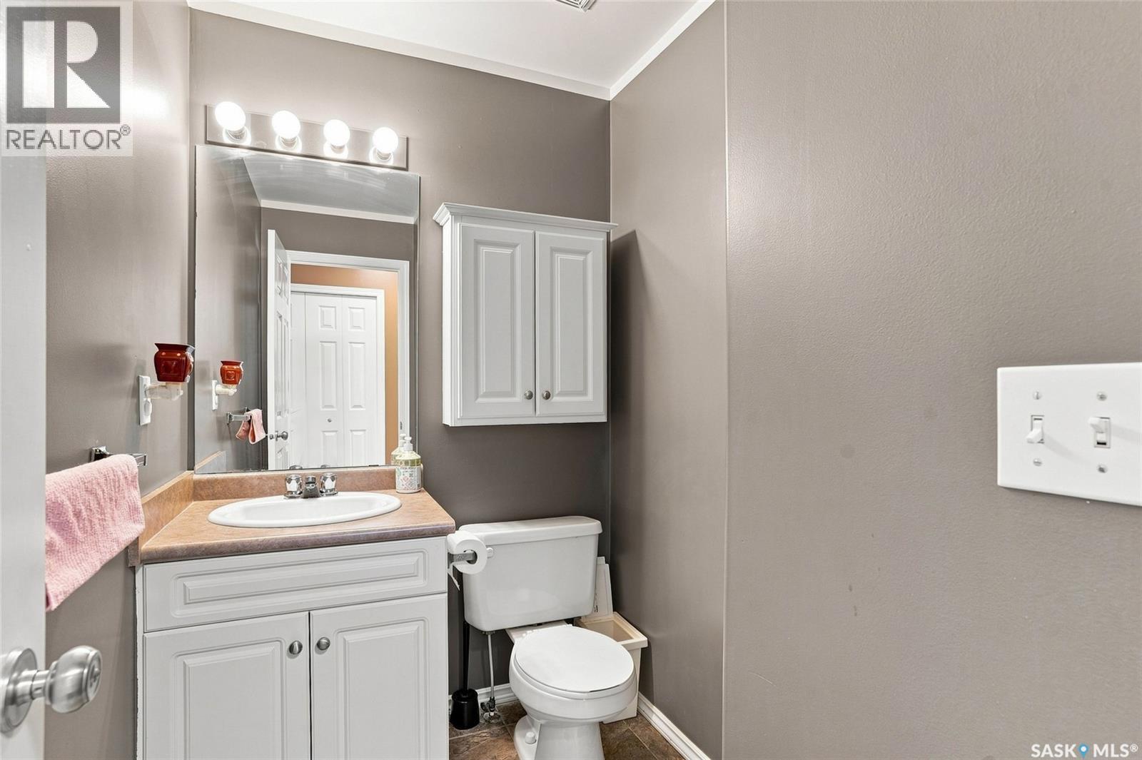 30 102 Pawlychenko Lane, Saskatoon, SK - Indoor Photo Showing Bathroom