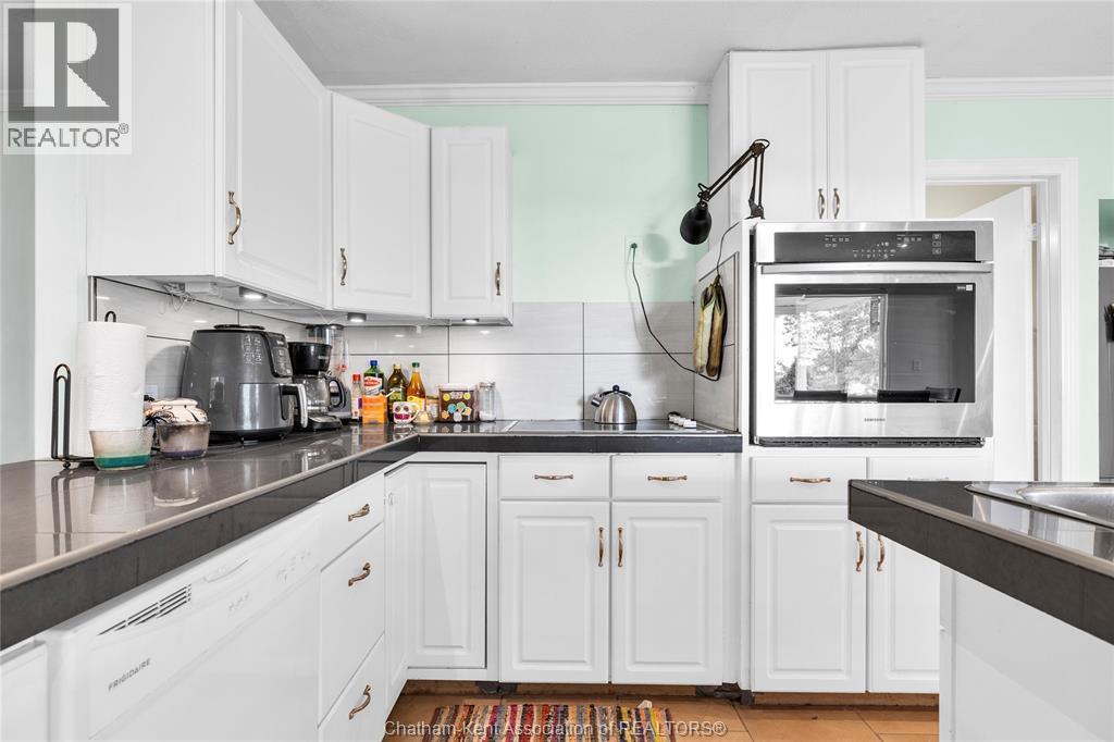 9745 Eberts Line, Chatham-Kent, ON - Indoor Photo Showing Kitchen